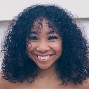 Meet your Posher, Hayley